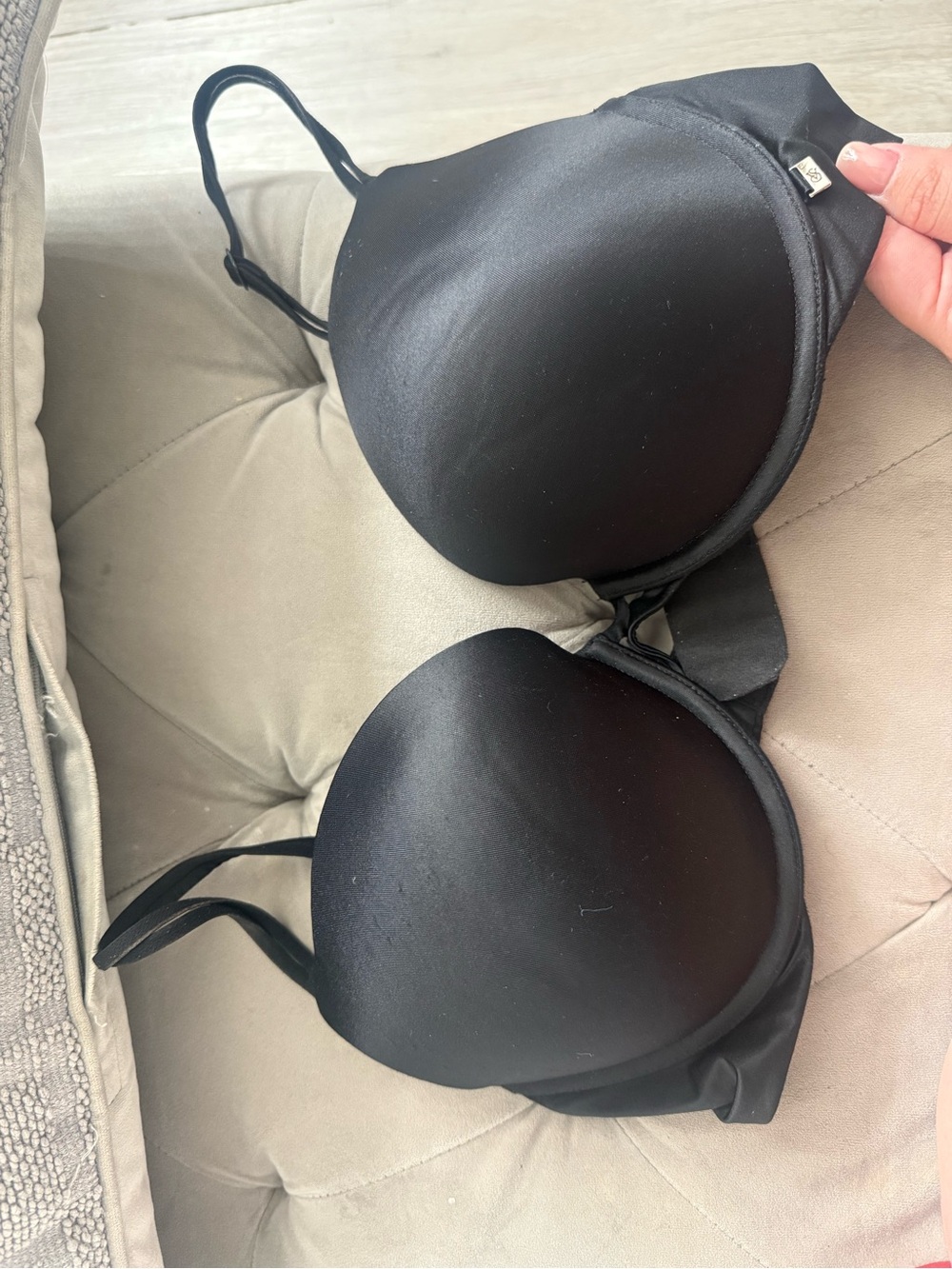 Victoria's Secret Smooth Black T-Shirt Bra